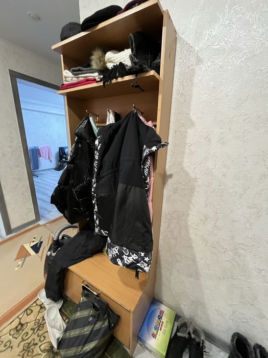 Продам шкафчик в коридор