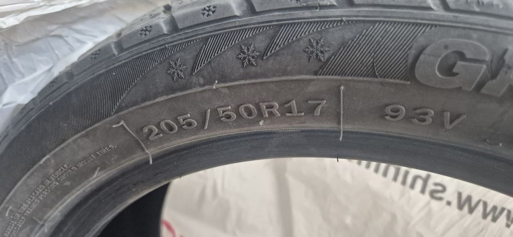 Зимние шины 205/50/17