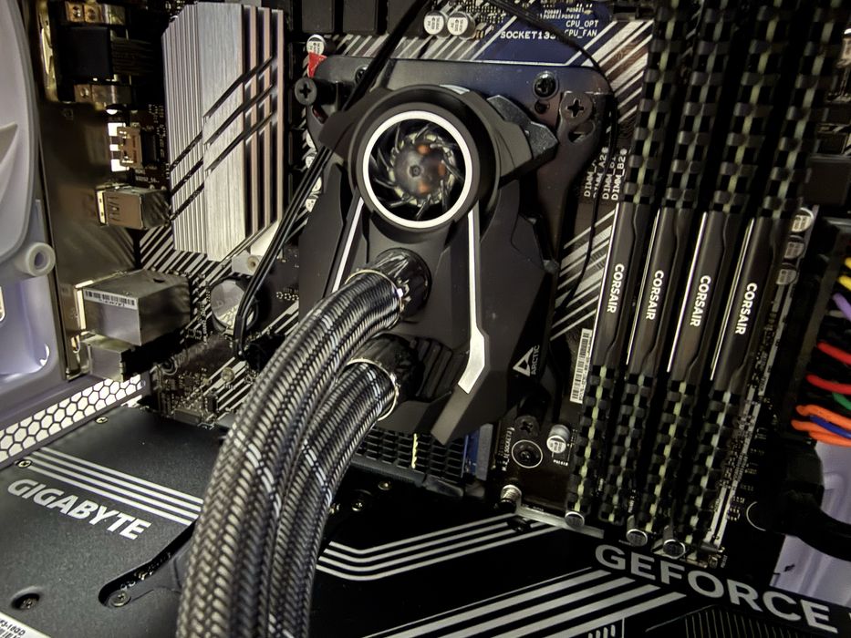 Arctic liquid freezer II 240 AMD/Intel