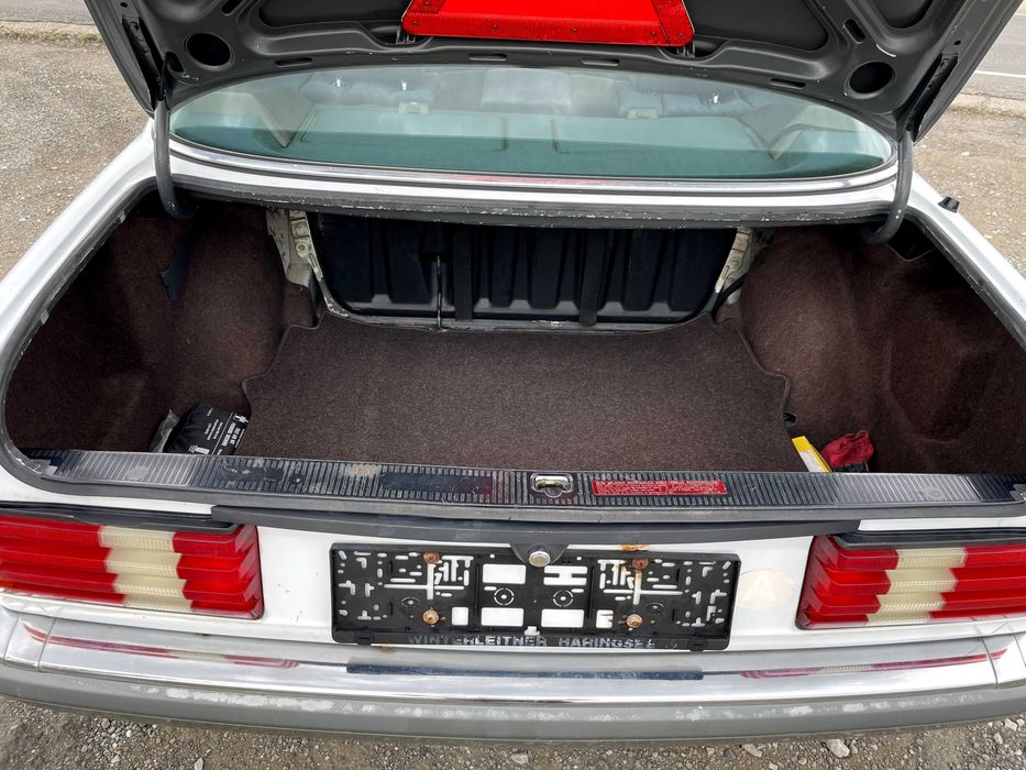 Mercedes-Benz S Class W126 300SE