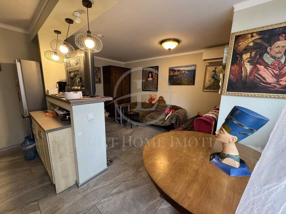 Продава се Двустаен апартамент в Пловдив, Център - 79 кв.м за 1291 €/кв.м - Снимка #2