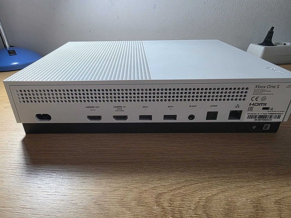 Xbox One 1TB + 5 jocuri