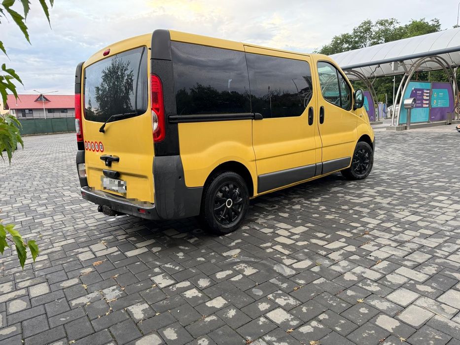 Vand Renault Trafic 8 locuri  2.0 diesel