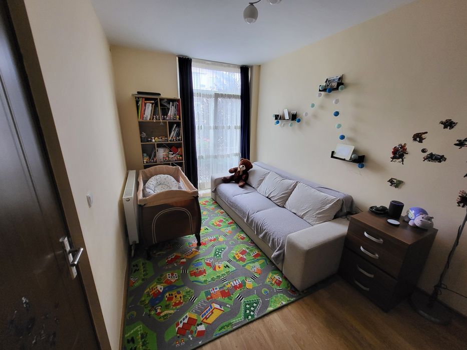 Vând apartament zona Tineretului