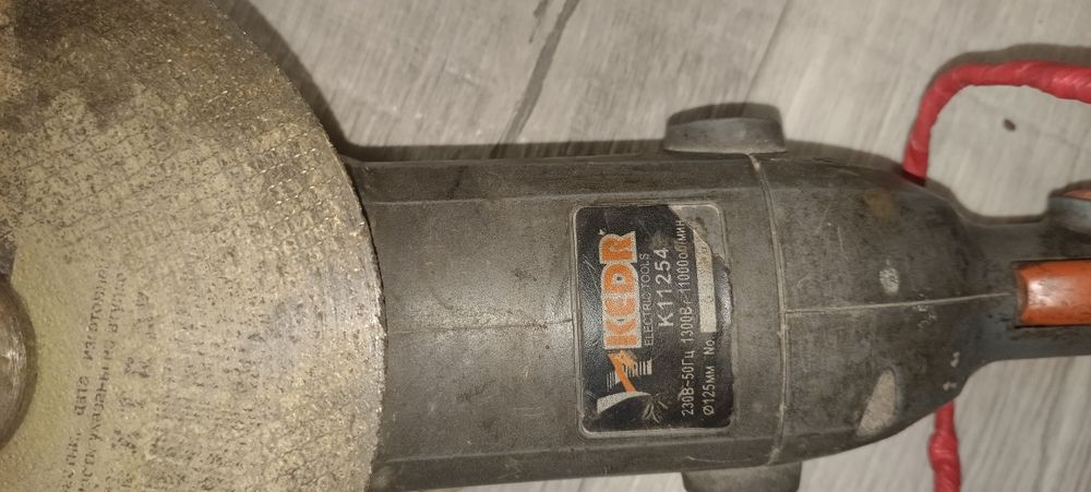 Болгарка б/ у в рабочем состоянии