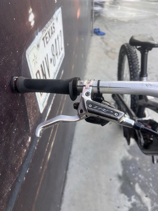Yt tues 2017 carbon