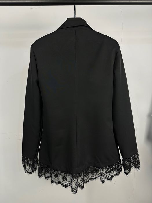 Дамски черен блейзър / сако с пришита дантела