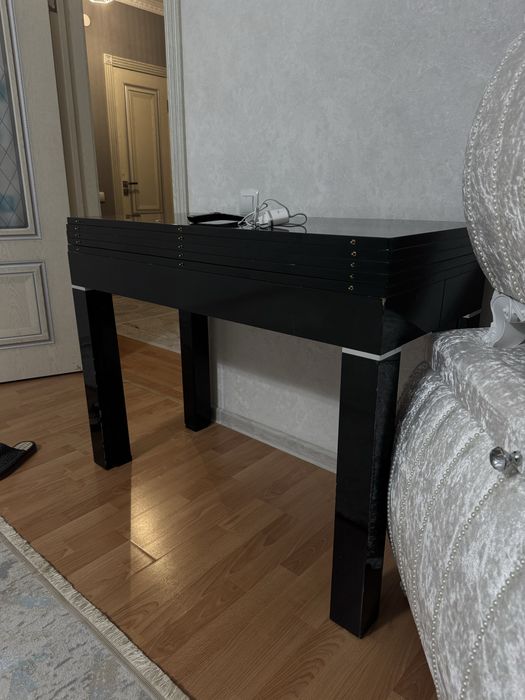 Продам стол 4 метра (трансформер) МДФ