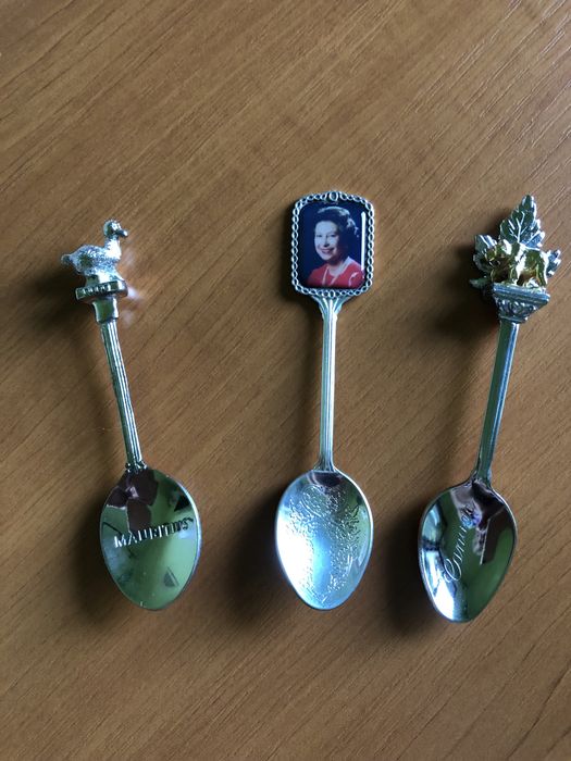 Порцеланово плато , Англия и други предмети