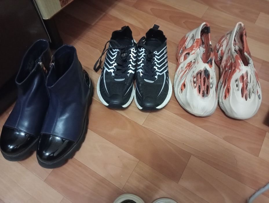 Продам детскую обувь