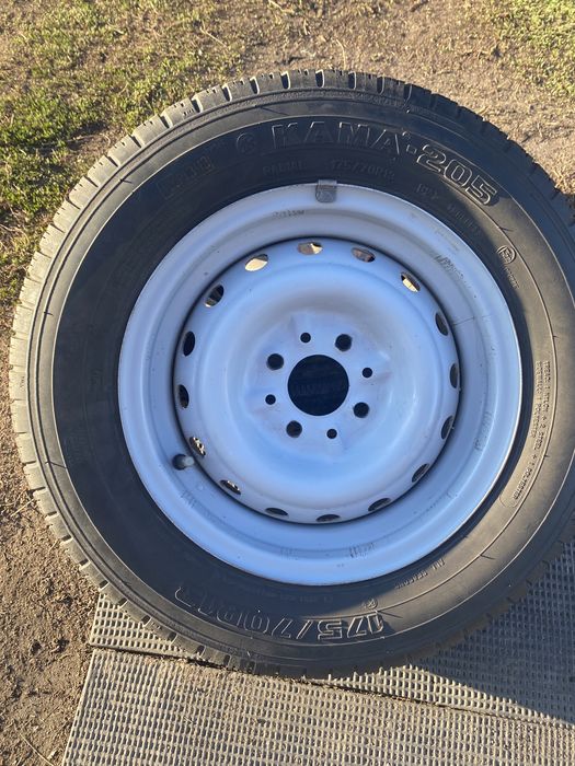 Шины с дисками две штуки