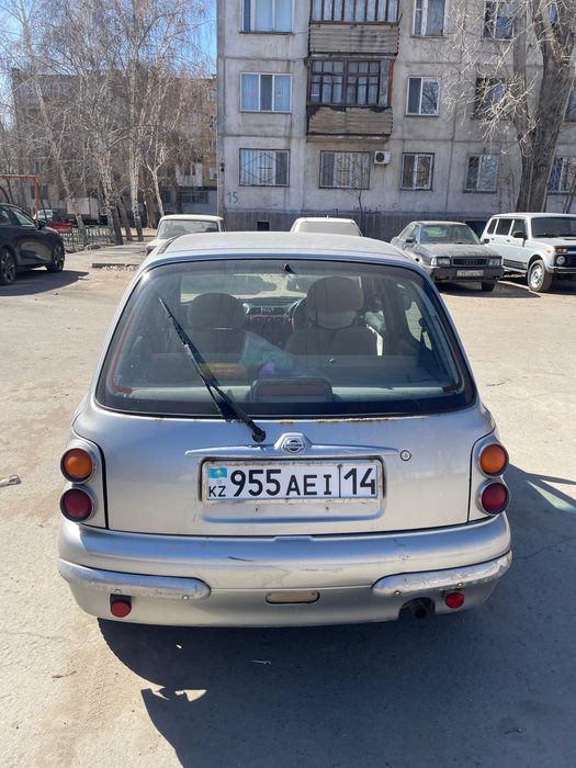 Продам Nissan march 2000