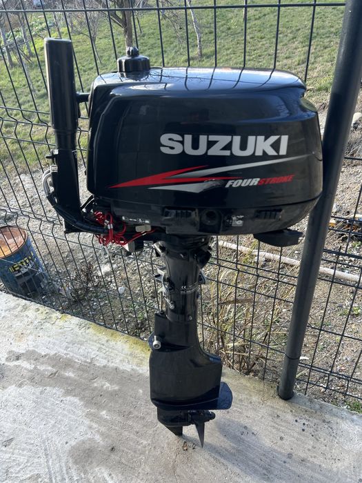 Motor suzuki 4timpi  5cp. Nou