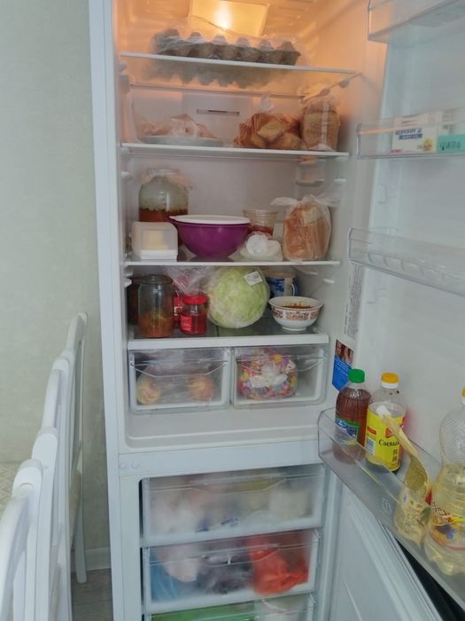 Продам большой холодильник