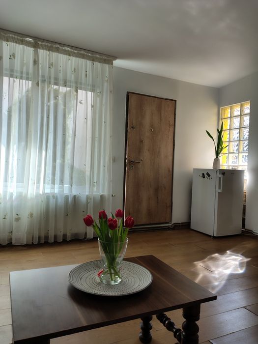 Închiriez un corp de casa Parc Carol