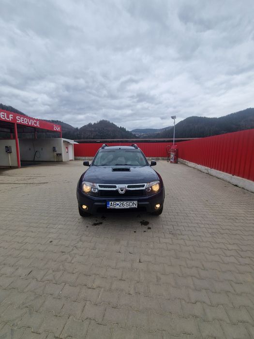 Vând Dacia duster 4x4