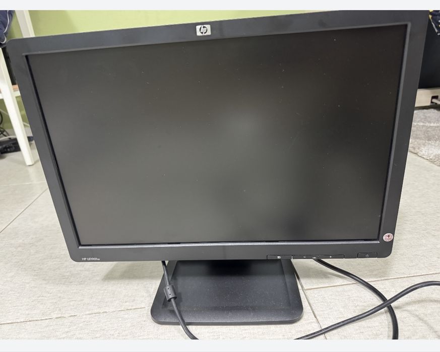 Монитор НР диагональ 19 ДЮЙМОВ