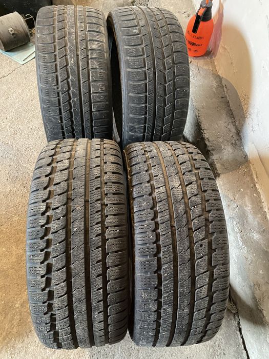 Продам зимние шины комплект 4 шт