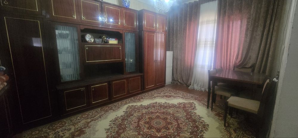 Ijaraga katta 3 xona kvartira beriladi,oriet:Крытый,Мажмуа