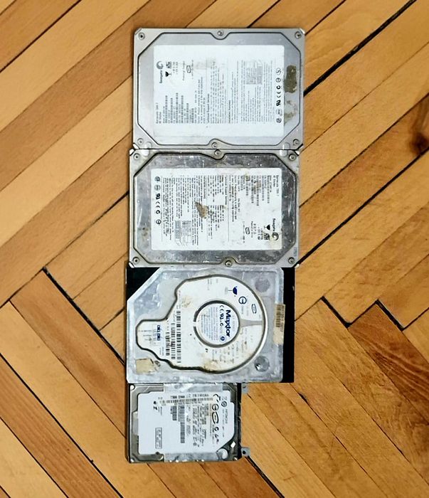Lot componente PC pentru piese – plăci bază, GPU, CPU, RAM, surse PC, HDD și unități DVD/CD