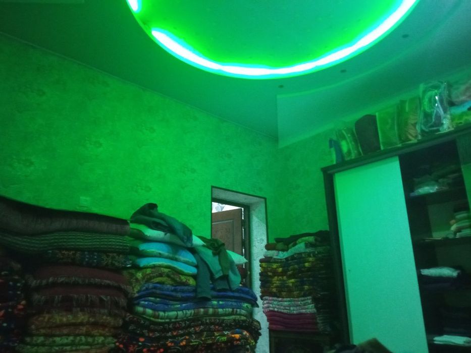 Янгийул.тум. Халкабод. Уч егочда  участка сотилади. 8,5 сот 4 хона.