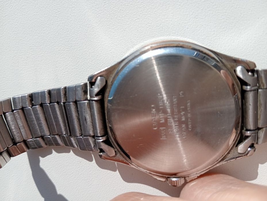 Продам часы для мужчинь