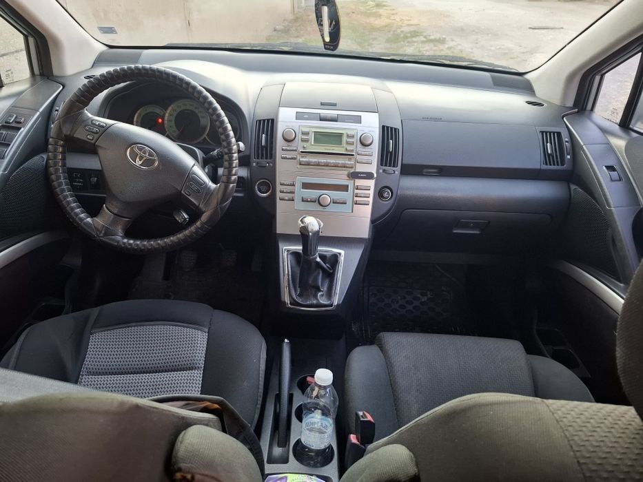 Toyota Corolla Verso 2.0 D-4D, 2005 г.