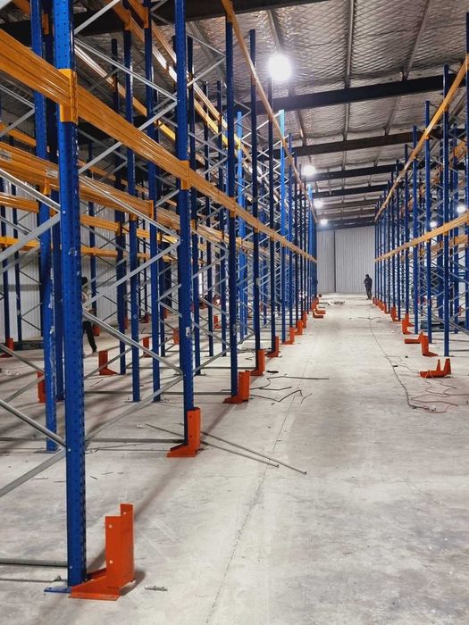 Rafturi metalice industriale si soluții automatizare depozite + coboti