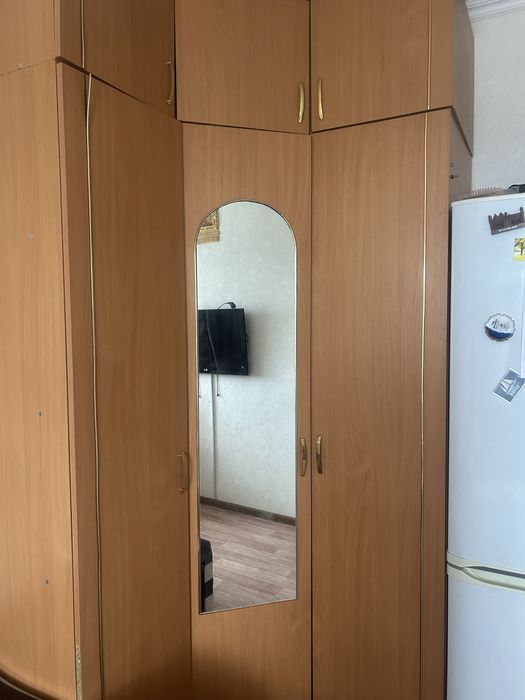 Продам угловой шкаф для спальни