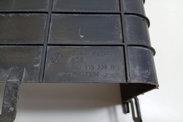 Carcasa baterie  1K0915336B Skoda Octavia a 2-a generatie