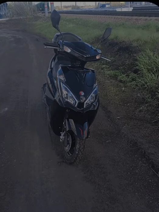Продам скутер 125 кубиков