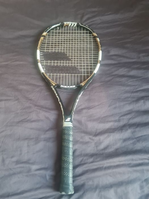 Теннисная ракетка