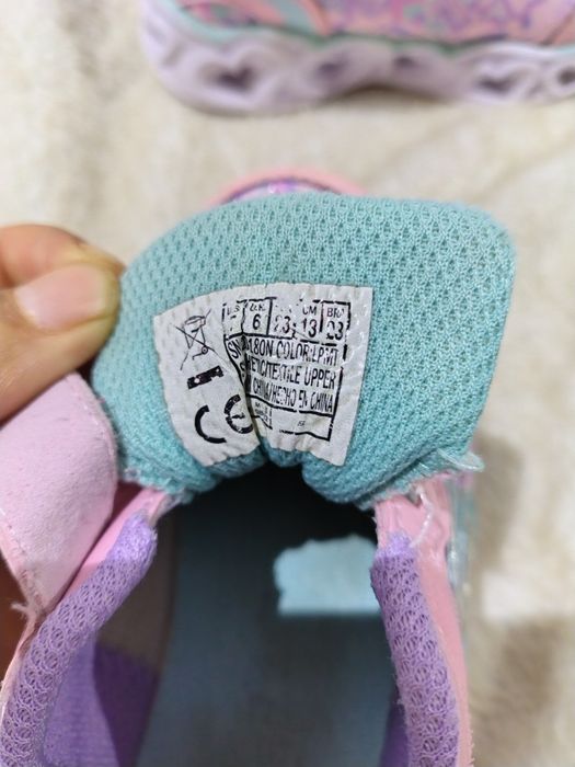 Adidasi fetita Skechers marimea 23