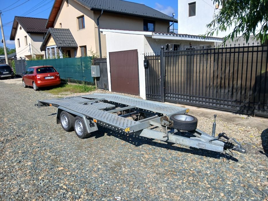 Vând platforma auto syriusz remorca auto aproape noua