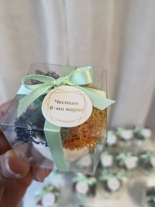 Нежни подаръци за осми март! САМО 2,56€!