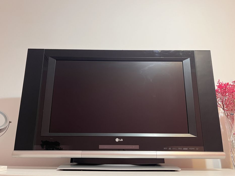 Televizor LG 32” LCD 32LP1R – HDMI, în stare bună