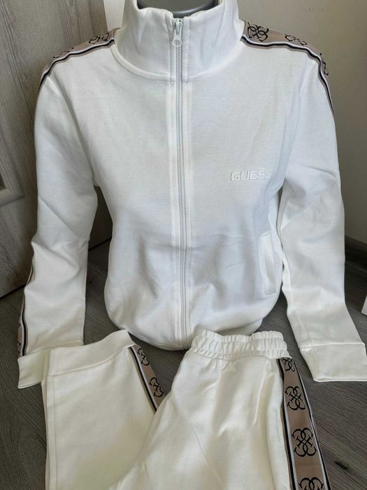 Дамски екип GUESS висок клас