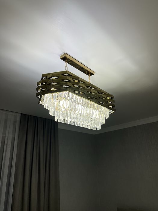 Люстра в хорошем состоянии