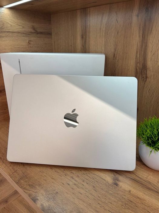 MacBook Air 13” M3 2024