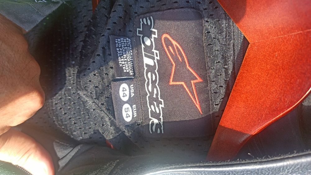 Vând costum  moto Alpinestars