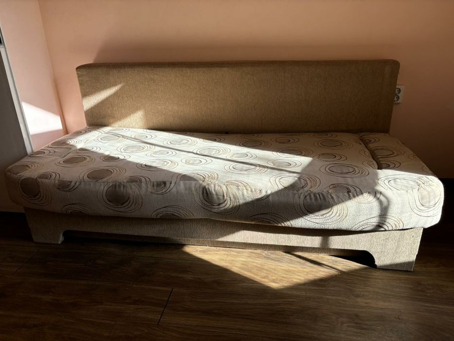 Продавам разтегателен диван