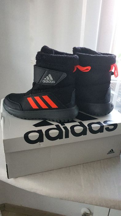 Ботуши ADIDAS SNOWPLAY 30 номер