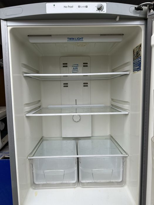 Холодильник 2х камерный