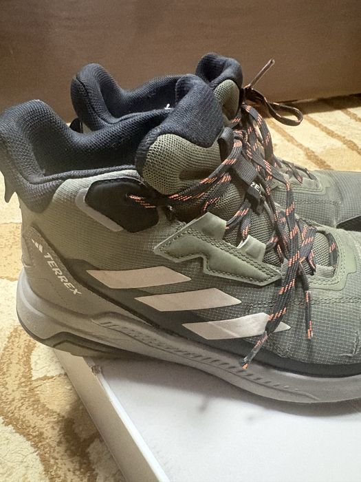 Продам adidas terrex 42,5 р