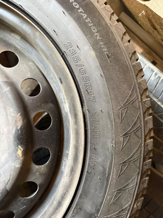 Зимняя ризина 235/65 R17