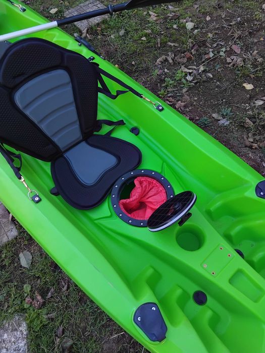 Продавам чисто нов двуместен каяк