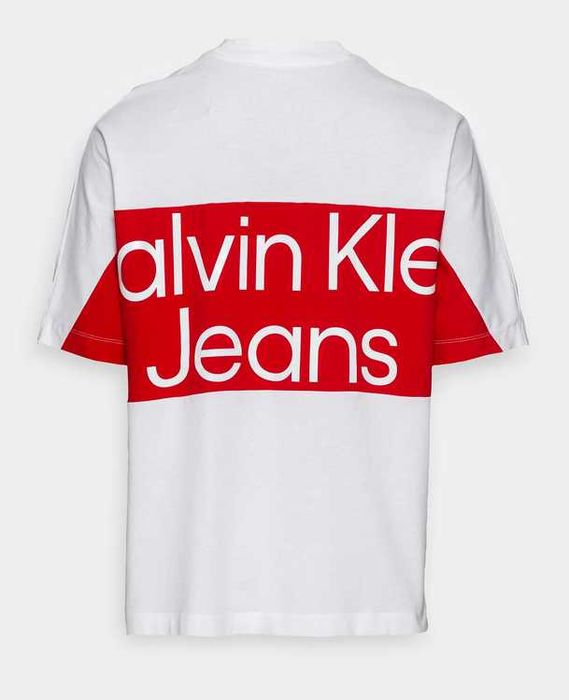 Tricou Calvin Klein marimea M-L (oversize)