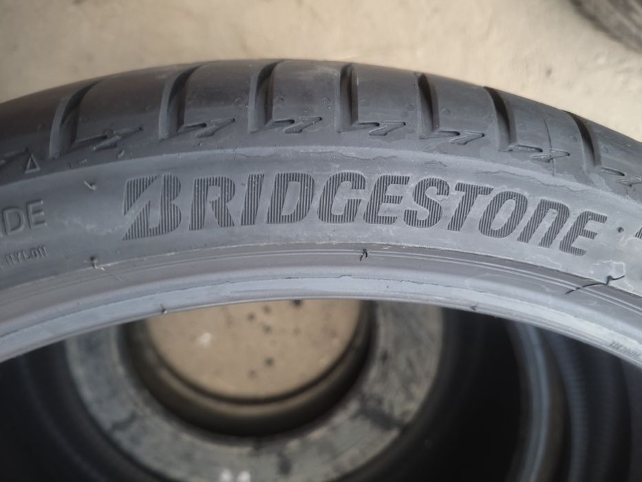255 35 21 Anvelope de vară Bridgestone