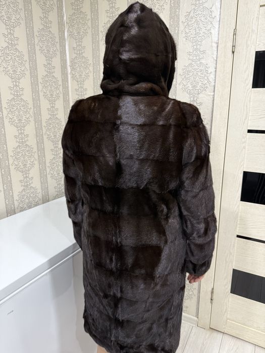 Продам норковую шубу