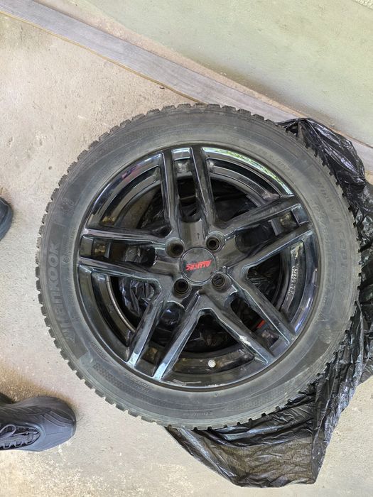 Vând/ Schimb 4 jante de aliaj Renault Dacia Kia Hyundai etc 4x100 R16 (6,5Jx16 ET 46 CB 63.3) cu 4 cauciucuri iarnă Hankook